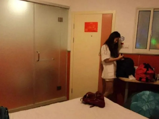 揭秘查房风波,男子查老婆开房记录,真相背后引人深思 揭秘查房风波,男子查老婆开房记录,真相背后引人深思