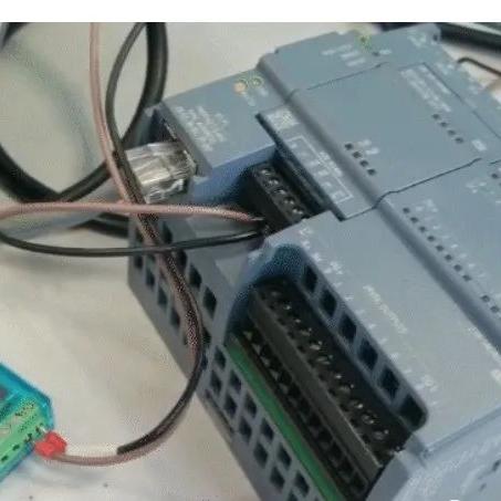 PLC简单通讯控制器的常见问题与解决方案