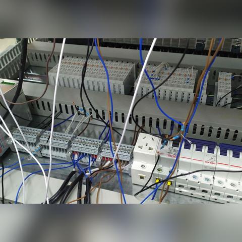 PLC可编程逻辑控制器的全面解析 PLC可编程逻辑控制器的全面解析