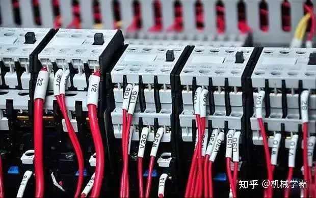 PLC在工业自动化中的应用与优势 PLC在工业自动化中的应用与优势