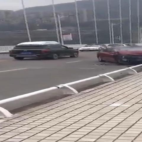 重庆玻璃扶手五金厂家深度解析