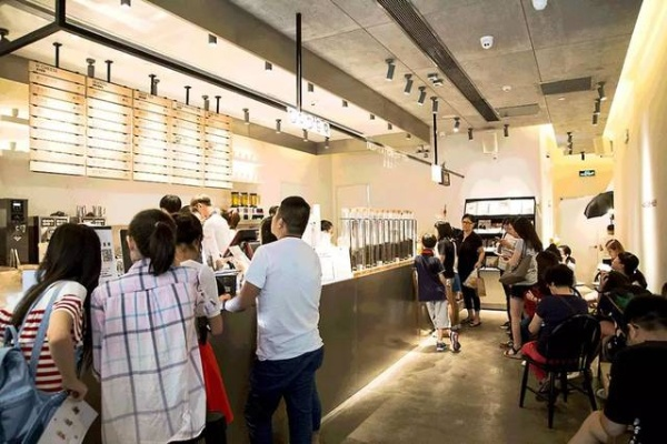 揭秘餐饮品牌排队背后的6大黄金法则，从网红店到老字号如何靠排队圈钱