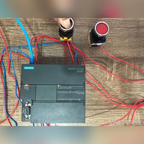 掌握小型PLC控制器接线图解，从入门到精通的指南